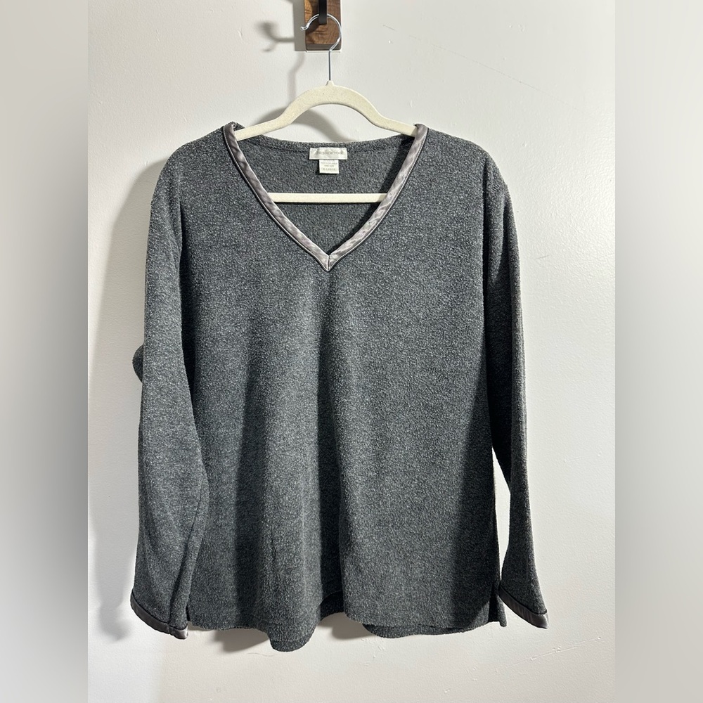 Jones New York Women’s XL Fleece Pullover Gray Satin Trim Top | SKU 0630